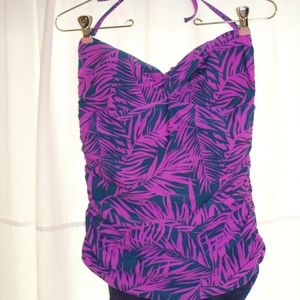 Old Navy One-Piece Slimming Swimsuit - Medium